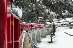 Uno scorcio del viadotto di Brusio in inverno con la neve, Svizzera - © Fed Photography / Shutterstock.com