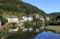 Uno scorcio del villaggio di Estaing, Francia, lungo il Cammino di Santiago di Compostela.
