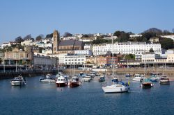 Uno scorcio della Baia di Torquay in Inghilterra