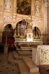 Uno scorcio della chiesa di Notre Dame des Tables, chiamata anche Dama des Taoulas, nel centro di Montpellier (Francia). Il coro dell'edificio religioso dietro l'altare maggiore - © ...
