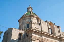 Uno scorcio della chiesa di San Domenico a Altamura, Puglia. Si trova in piazza Giuseppe Zanardelli: venne costruita fra il Cinquecento e il Settecento dall'ordine dei benedettini. La facciata ...