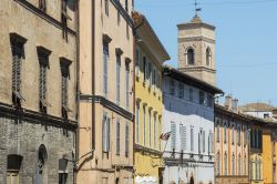 Uno scorcio della città di Tolentino, Marche, fotografata al mattino. Il centro storico di questa località della provincia di Macerata custodisce un pregevole patrimonio artistico-culturale.
 ...