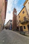 Uno scorcio della cittadina di Asciano, provincia di Siena, Toscana. Di origini medievali, l'attuale centro storico di Asciano ospita pregevoli monumenti - © ValerioMei / Shutterstock.com ...