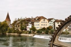 Uno scorcio della cittadina di Bremgarten sul fiume Reuss, Svizzera. Siamo nel Canton Argovia, 20 km a ovest di Zurigo.
