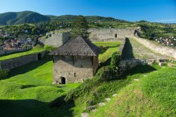 Uno scorcio della fortezza di Jajce, Bosnia e Erzegovina. E' accessibile mediante una scalinata che conduce a una torre a pianta quadrata e alla piccola moschea Dizdar.

