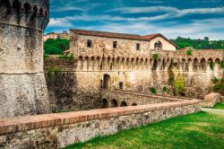 Uno scorcio della fortezza di Sarzanello a Sarzana, provincia La Spezia, Liguria. Antica sede vescovile, fu per secoli presidio militare della vallata e spesso al centro delle contese militari ...