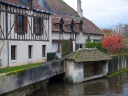 Uno scorcio della graziosa Vendome, Loir-et-Cher, Francia.
