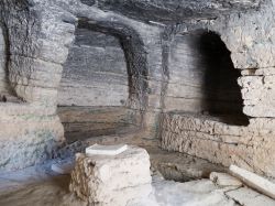 Uno scorcio della necropolis romana di Osuna, Andalusia. Las Canteras è un sito archeologico che ospita necropoli, teatro e altre rovine che risalgono al VII° secolo.
