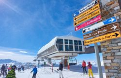 Uno scorcio dell'area sciistica San Bernardo a La Rosiere, Francia. Da qui si collegano aree di sci d'Italia e Francia - © Ryszard Stelmachowicz / Shutterstock.com