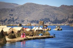 Uno scorcio delle isole degli Uros, lago Titicaca, Puno, Perù.


