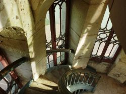 Uno scorcio delle scale all'interno del castello di Rivau presso Lémeré, Francia - © LACROIX CHRISTINE / Shutterstock.com