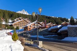 Uno scorcio dello ski resort francese di Meribel, Savoia, in una giornata di febbraio - © Sergey Rybin / Shutterstock.com