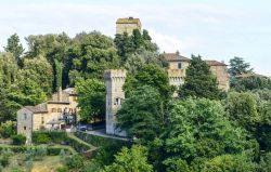 Uno scorcio dello storico villaggio di Panzano in Chianti, Toscana. Questa graziosa frazione del Comune di Greve in Chianti si trova in provincia di Firenze.
