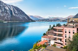 Uno scorcio di Campione Di Italia e il lago di Lugano