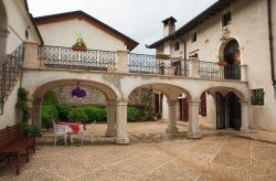 Uno scorcio di Palazzo Scolari in centro a Polcenigo, Pordenone