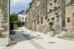 Uno scorcio di Rue Des Peinters nella città vecchia di Josselin, Francia - © Evgeny Shmulev / Shutterstock.com