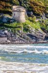 Uno scorcio di Torre Paola e del mar Mediterraneo a San Felice Circeo, Lazio. Questa costruzione a carattere difensivo venne installata sul promontorio del Circeo.

