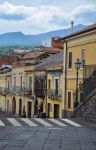 Uno scorcio di una strada del centro storico di Sant'Alfio sulle pendici dell'Etna, vicino a Catania