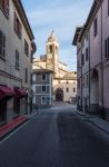 Uno scorcio di una via centrale di Gradoli nel Lazio, Lago di Bolsena - © ValerioMei / Shutterstock.com