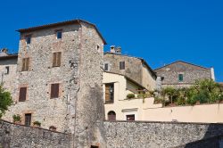 Uno scorcio panoramico della cittadina di San Gemini, Umbria, Italia. Il paese è famoso per le terme e per l'omonima marca di acqua minerale.




