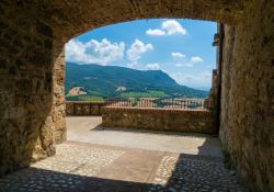 Uno scorcio pittoresco del borgo di San Gemini in provincia di Terni, Umbria - © ValerioMei / Shutterstock.com