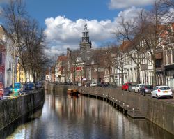 Uno scorcio suggestivo del centro storico di Gouda nei Paesi Bassi