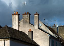 Uno scorcio sui tetti di Beaune, Francia.
