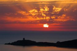 Uno splendido tramonto a Cargese in Corsica