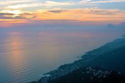 Uno splendido tramonto su Pieve Ligure, Genova. L'antica denominazione di questo territorio era Pieve di Sori; il Comune si trova al confine est di Bogliasco e a ovest di Sori.
