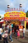 Uno stand per la vendita di churros fritti in una festa di Leiria, Portogallo - © Tupungato / Shutterstock.com
