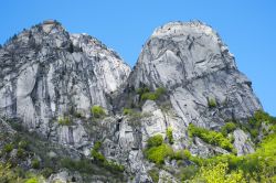 Val di Mello, una piccola Yosemite della Val Masino con le rocce granitiche più belle della Lombardia - © Elisa Locci / Shutterstock.com