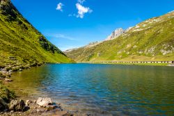 Valle dell'Oberalp: il lago dove tradizione vuole che Pilato sfogasse la propria ira - © milosk50 / Shutterstock.com