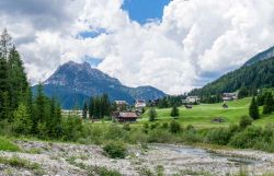 Valle di Sappada in estate, Veneto  - I bei paesaggi dolomitici che ospitano la località di Sappada fotografati in estate © pisaphotography / Shutterstock.com