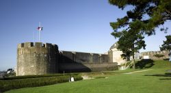 Vecchio castello di Brest, Francia - Inizialmente questo bel maniero di origini gallo-romane, posto all'estuario del fiume Penfeld, assomigliava più a un campo fortificato di 400 ...