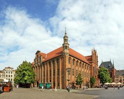 Vecchio Municipio di Torun, Polonia. Oggi tutti parlano del centro storico di Torun come di uno di quei luoghi da vedere almeno una volta nella vita - © Pecold / Shutterstock.com