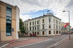 Il vecchio palazzo del Municipio di Oświęcim, città di 40.000 abitanti della Polonia meridionale - foto © Szymon Kaczmarczyk / Shutterstock.com