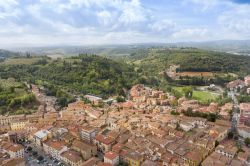 Veduta aerea del centro della cittadina di Poggibonsi in Toscana