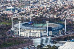 Veduta aerea del Melbourne Cricket Ground, Australia. Ospita partite di football australiano e un museo dedicato allo sport - © Greg Brave / Shutterstock.com