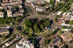 Veduta aerea della rotonda Keizer Karelplein a Nijmegen (Olanda) durante il Vierdaagse - © Aerovista Luchtfotografie / Shutterstock.com