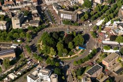 Veduta aerea della rotonda Keizer Karelplein a Nijmegen (Olanda) durante il Vierdaagse - © Aerovista Luchtfotografie / Shutterstock.com