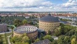 Veduta aerea di Lipsia, Germania, con il Panometer. Dall'interno di questo ex gasometro si può ammirare uno spelndido panorama a 360° della città.
