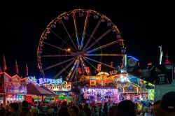 Veduta by night del festival folk di Augusta in Kleiner Exerzierplatz, Germania - © KH-Pictures / Shutterstock.com