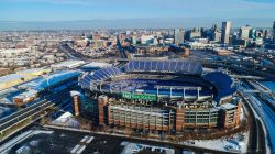 Veduta dall'alto del M&T Bank Stadium a Baltimora, Maryland, Stati Uniti d'America. Attualmente ospita le partite dei Baltimore Ravens, squadra della National Football League. Inaugurato ...