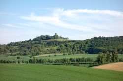 Una veduta del castello di Steinsberg vicino a Sinsheim, Germania.
