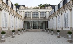 Veduta del cortile interno dell'azienda Moet et Chandon in Avenue de Champagne a Epernay, Francia - © Daan Kloeg / Shutterstock.com