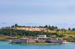 Veduta del Forte di Santa Caterina a St. George's, Bermuda. Questa fortificazione si trova sulla punta nord-est dell'isola di St. George's. Venne utilizzato prima dalla milizia delle ...