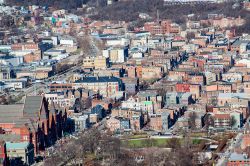 Veduta del lato nord di Cincinnati dalla Torre Carew, Ohio (USA). La torre offre una vista panoramica mozzafiato sulla città. Siamo su un grattacielo di 49 piani alto 175 metri costruito ...