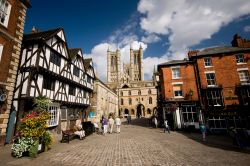 Veduta della cattedrale di Lincoln dalla Piazza del Castello, Lincolnshire, Inghilterra - © Electric Egg / Shutterstock.com