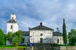 Veduta della cattedrale luterana a Kuopio, Finlandia. Progettato in stile neoclassico dall'architetto Pehr Wilhelm Palmroth nel 1795, questo edificio religioso è stato inaugurato ...