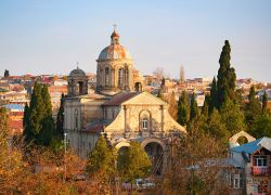 Veduta della chiesa cattolica di Kutaisi, Georgia. Questo luogo sacro è oggi noto come chiesa dell'Annunciazione ed è dedicato ai fedeli di credo ortodosso.



